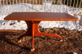 Кухонный стол в стиле Sam Maloof