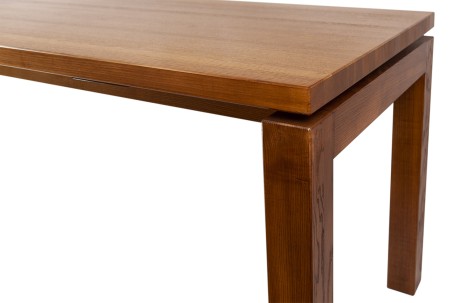 Стол с парящей столешницей из массива