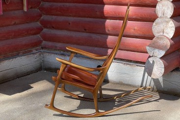 Кресло-качалка с широкой спинкой в стиле Sam Maloof