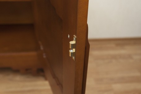 Комод в стиле Greene &amp; Greene с двумя ящиками и дверцами