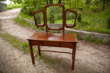 Макияжный столик из массива бука в стиле Greene &amp; Greene