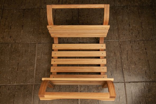 Дровница из массива вид сбоку