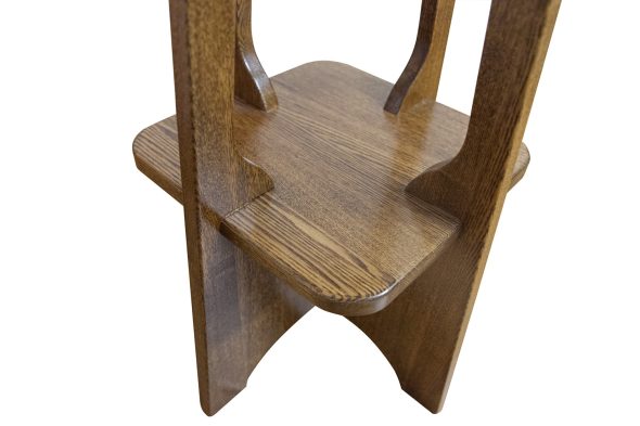 Полка у ноже стола Limbert